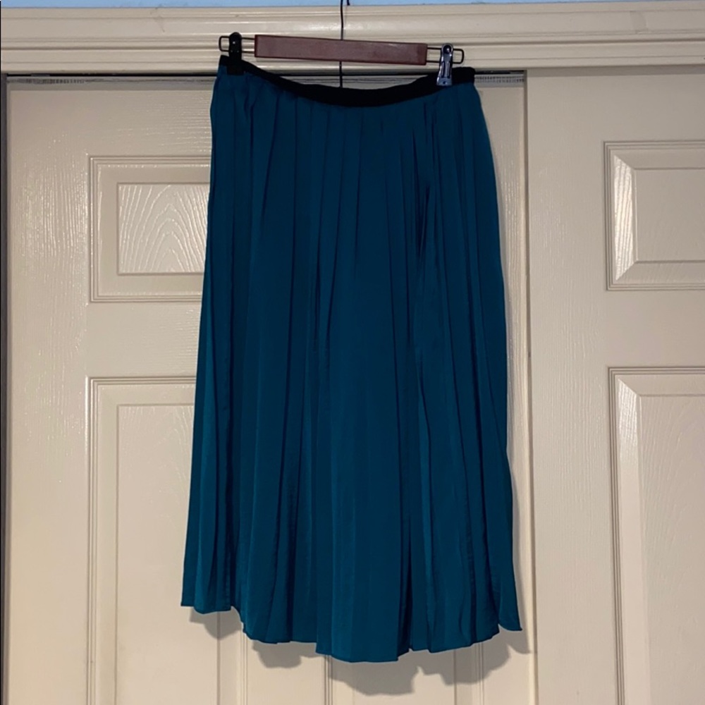 Pleated skirt